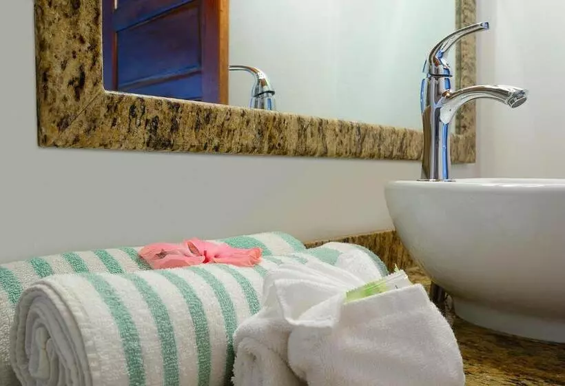 Resort Parrot Cove Lodge