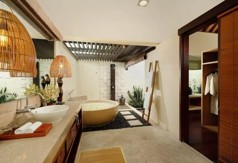 אתר נופש Villa Nelayan By Nakula