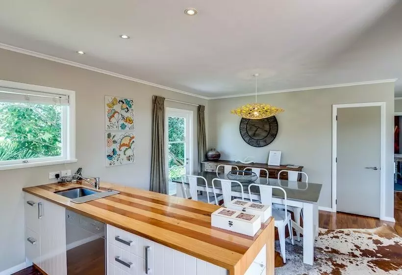 The Farmhouse At Mission Estate