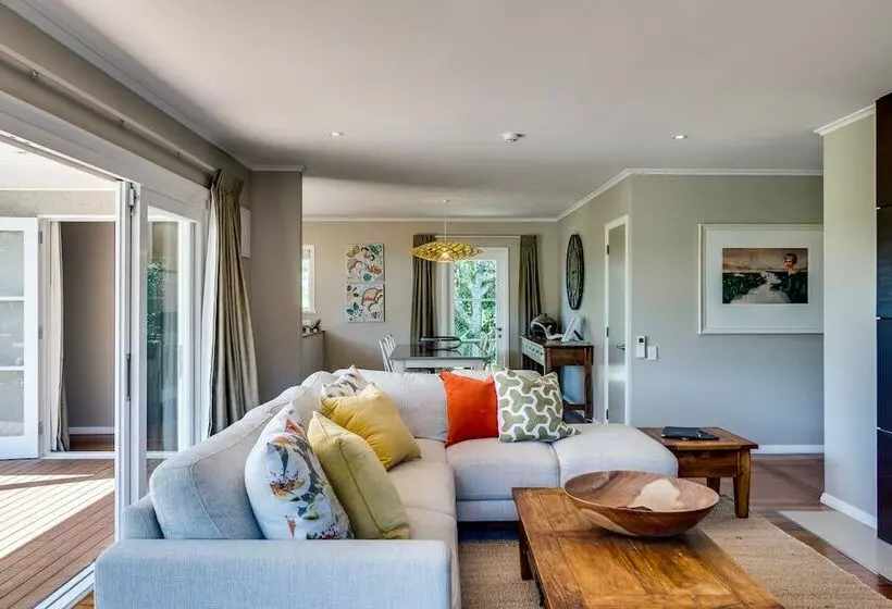 The Farmhouse At Mission Estate