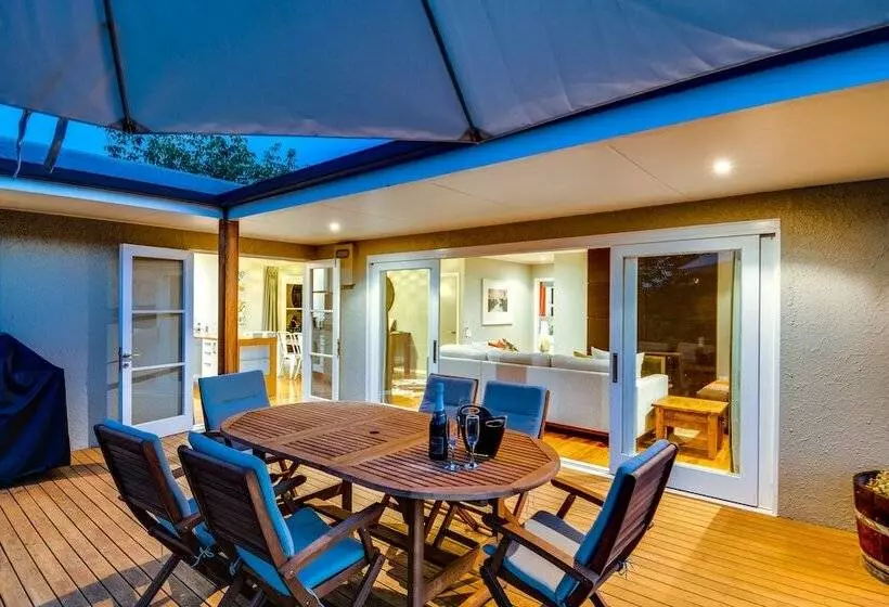 The Farmhouse At Mission Estate