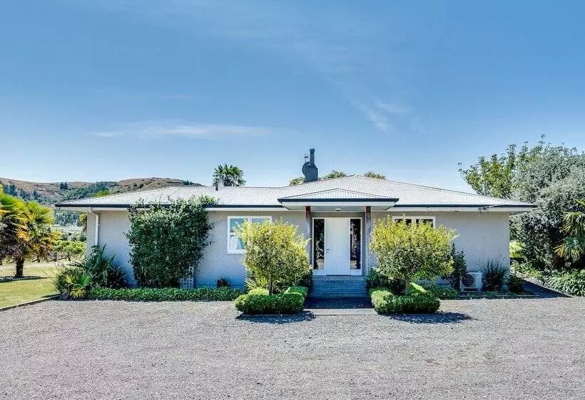 The Farmhouse At Mission Estate