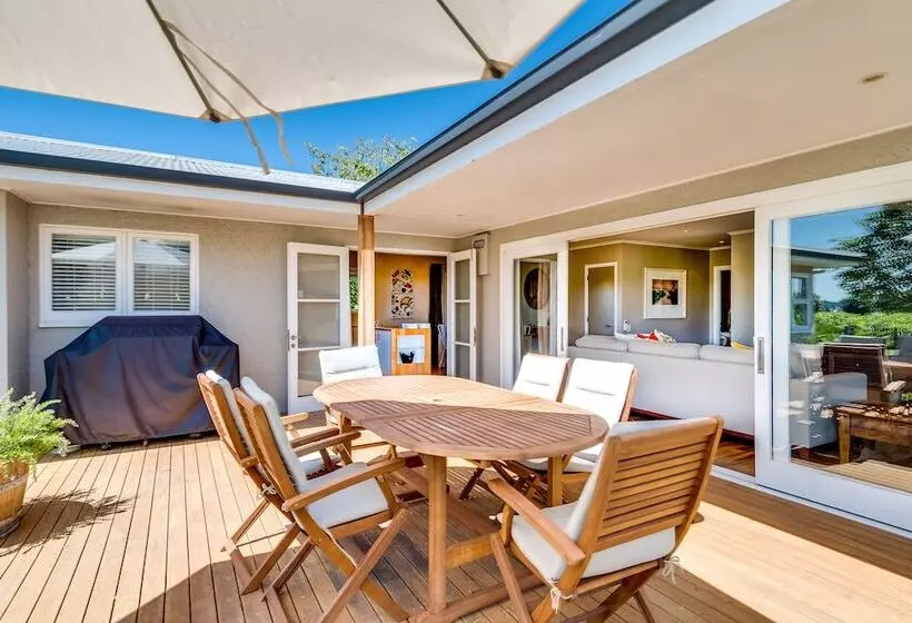 The Farmhouse At Mission Estate