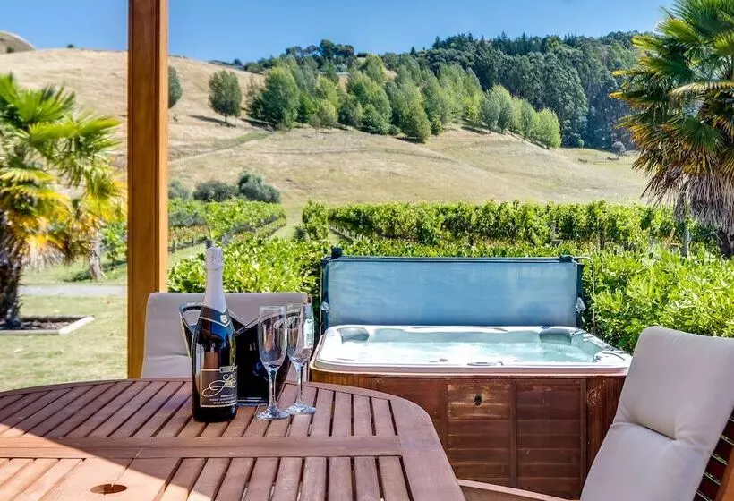 The Farmhouse At Mission Estate