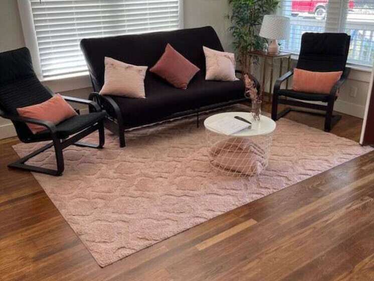 Charming Bungalow Near Historic Downtown