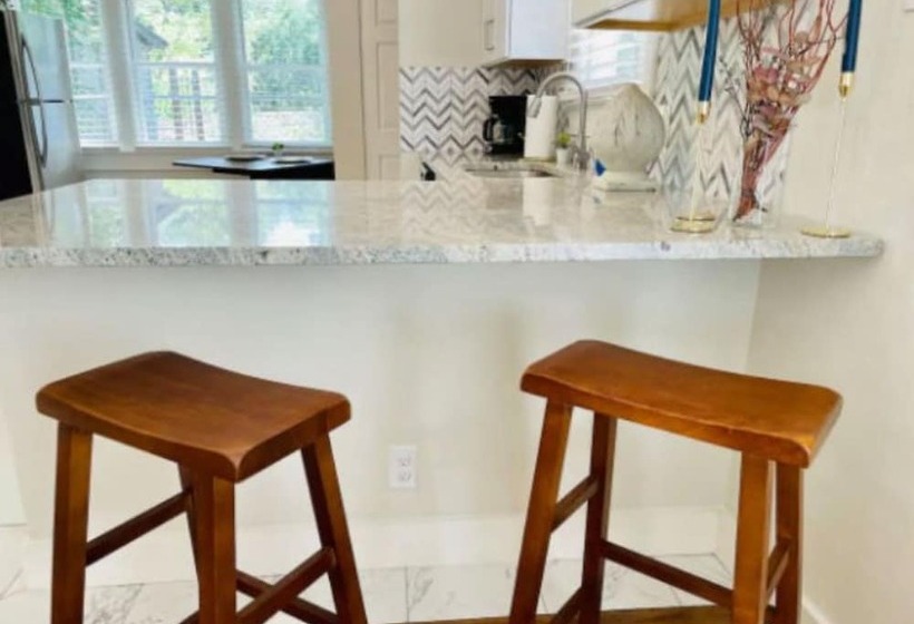 Charming Bungalow Near Historic Downtown