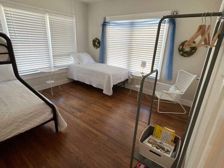 Charming Bungalow Near Historic Downtown