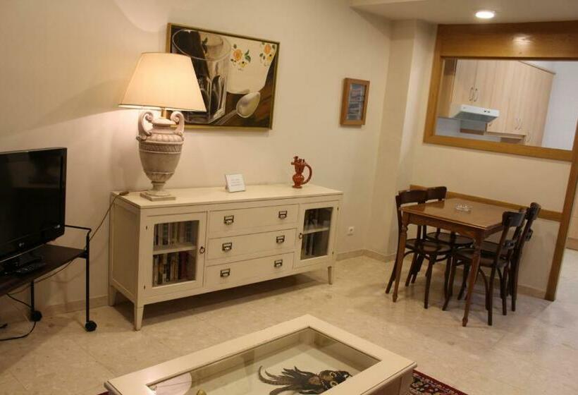 Apartaments St. Jordi Comtal