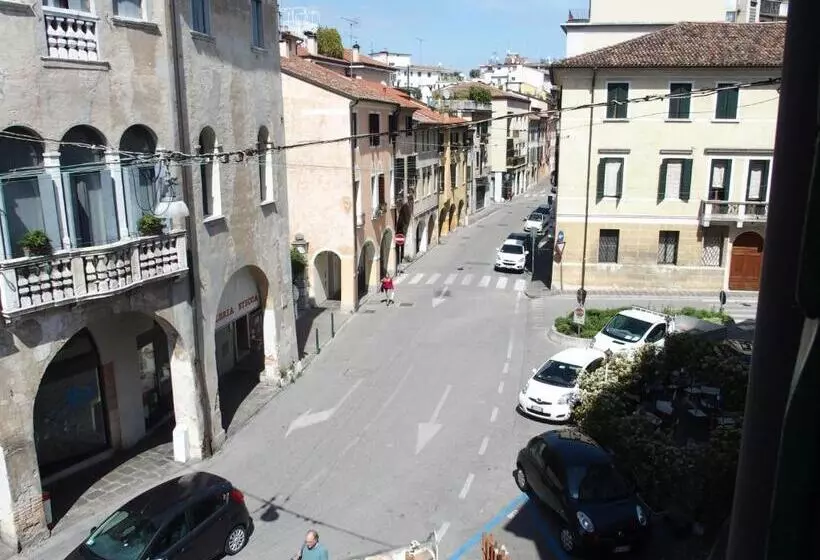 تختخواب و صبحانه 19 Borgo Cavour