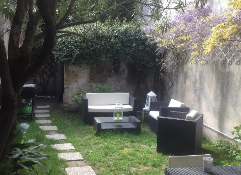 تختخواب و صبحانه 19 Borgo Cavour