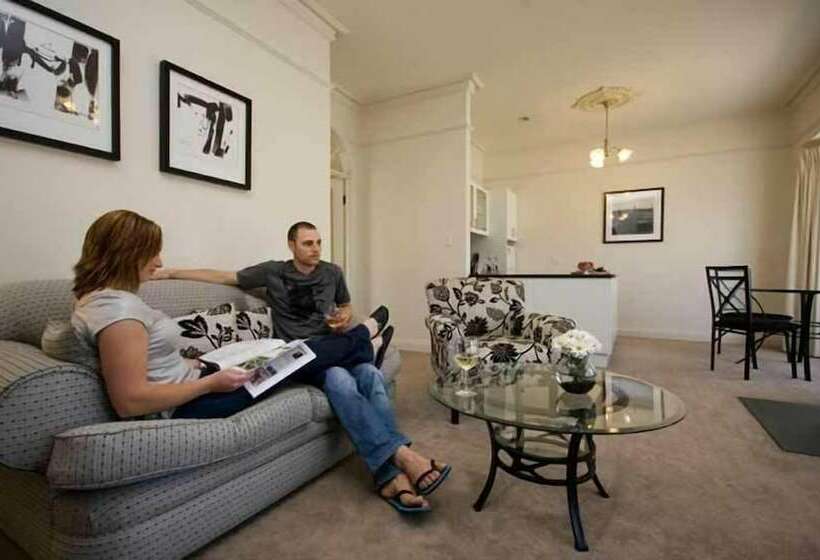 مبيت وإفطار Brice Hill Country Lodge