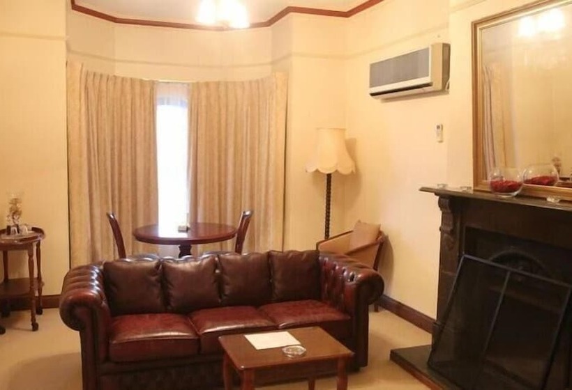 مبيت وإفطار Brice Hill Country Lodge