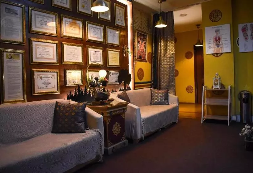 هتل 33 Soksoom Centre For Well Being & Happinesss