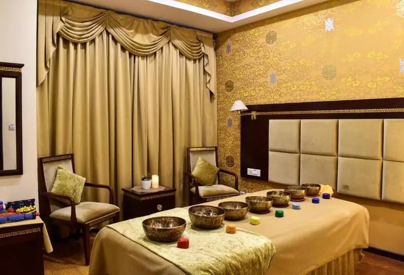 هتل 33 Soksoom Centre For Well Being & Happinesss