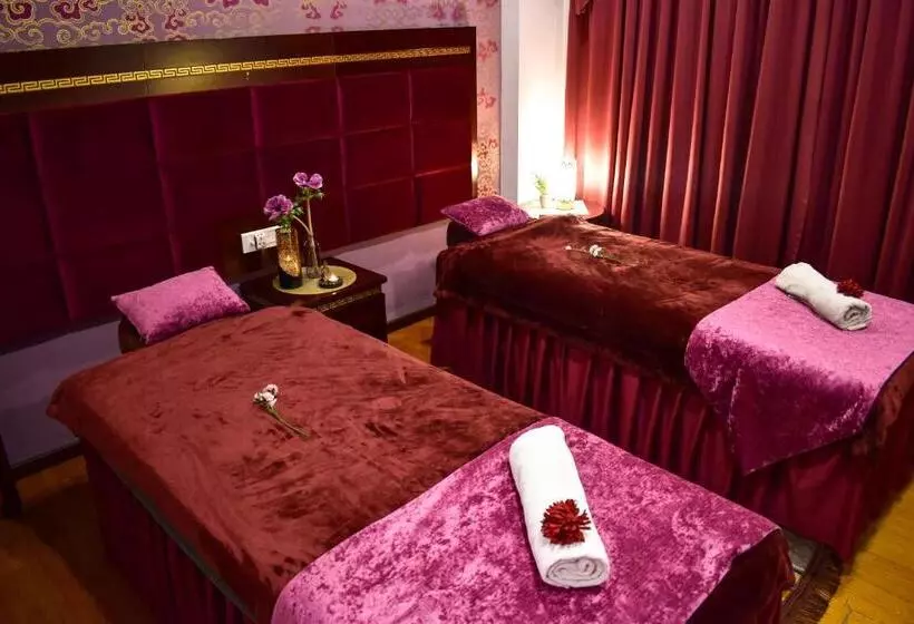 هتل 33 Soksoom Centre For Well Being & Happinesss