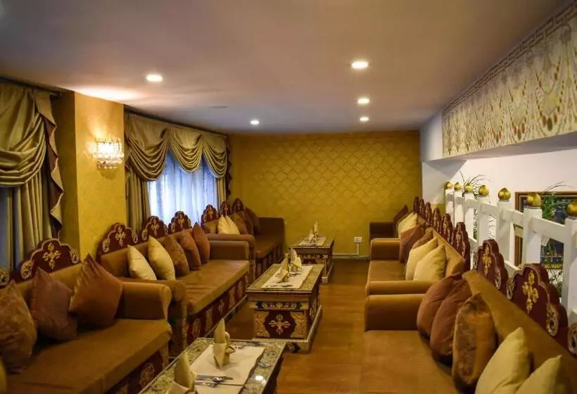 هتل 33 Soksoom Centre For Well Being & Happinesss