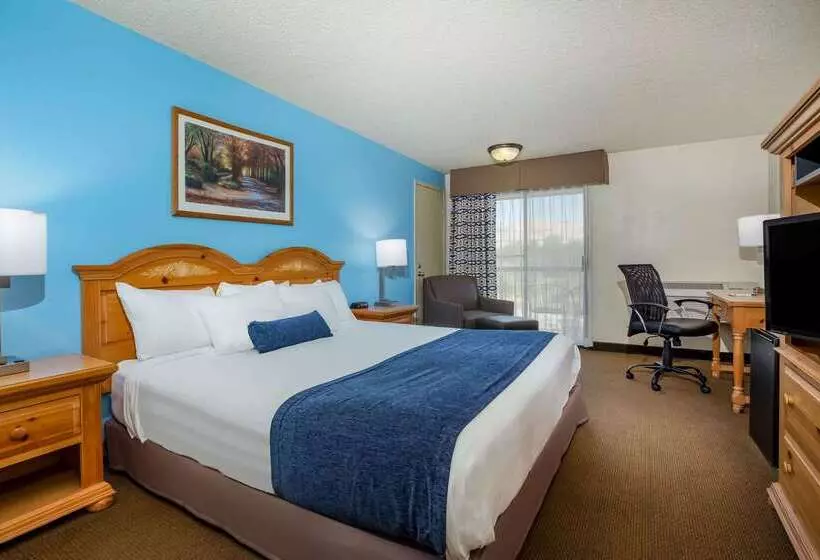 Отель Baymont By Wyndham Yakima Riverfront