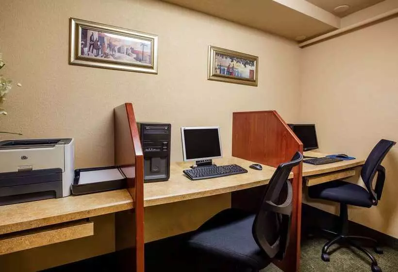 Отель Baymont By Wyndham Yakima Riverfront