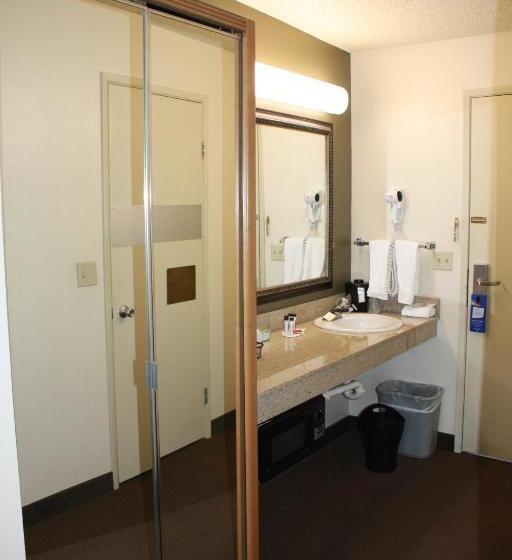 Hotel Baymont By Wyndham Yakima Riverfront