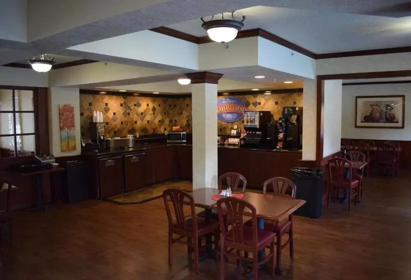 Отель Baymont By Wyndham Yakima Riverfront