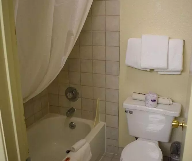 Отель Baymont By Wyndham Yakima Riverfront