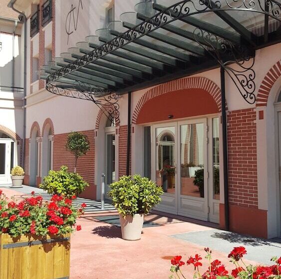 فندق Castel Maintenon   Handwritten Collection