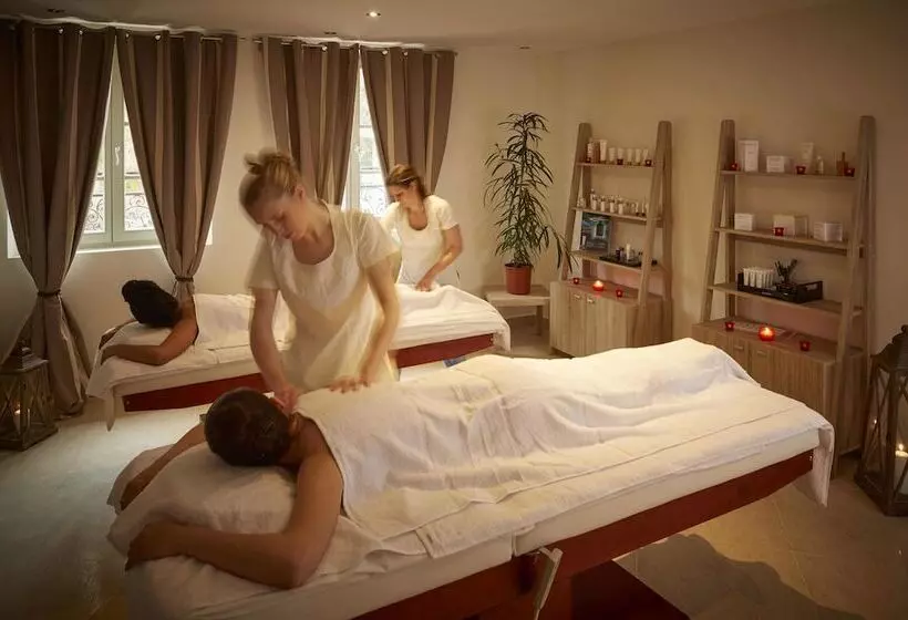 ホテル Castel Maintenon   Handwritten Collection