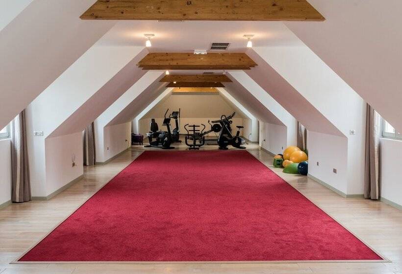 فندق Castel Maintenon   Handwritten Collection