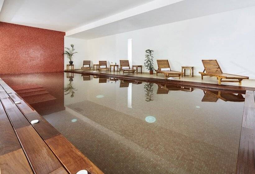 فندق Castel Maintenon   Handwritten Collection