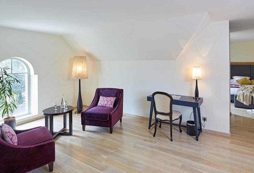 فندق Castel Maintenon   Handwritten Collection