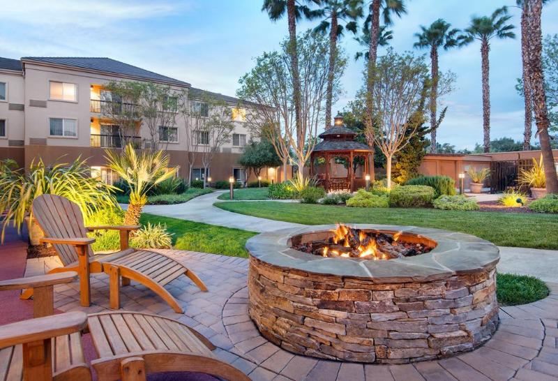 Отель Courtyard Milpitas Silicon Valley