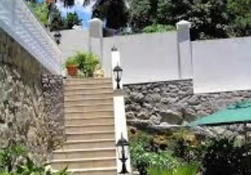 هتل Hanneman Holiday Residence