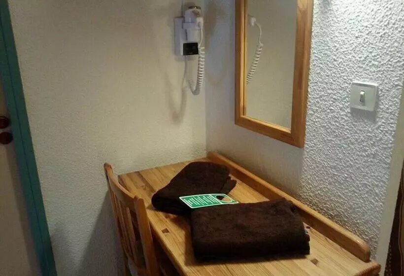 酒店 Hôtel Du Bourg