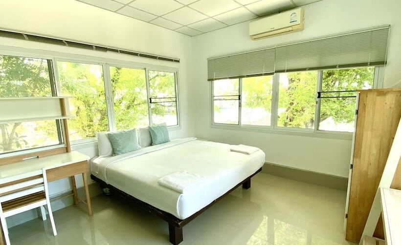 فندق Koh Mook Riviera Beach Resort