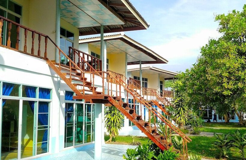 فندق Koh Mook Riviera Beach Resort