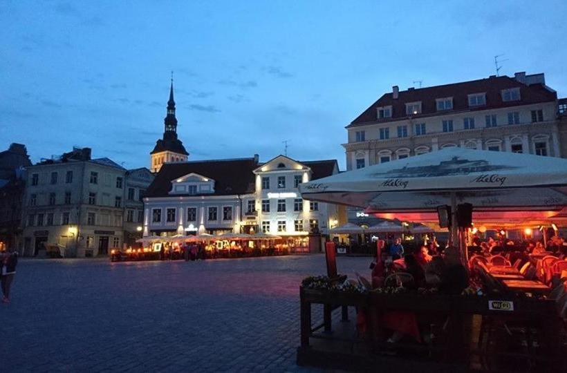 هتل Old Town Sauna Apartment
