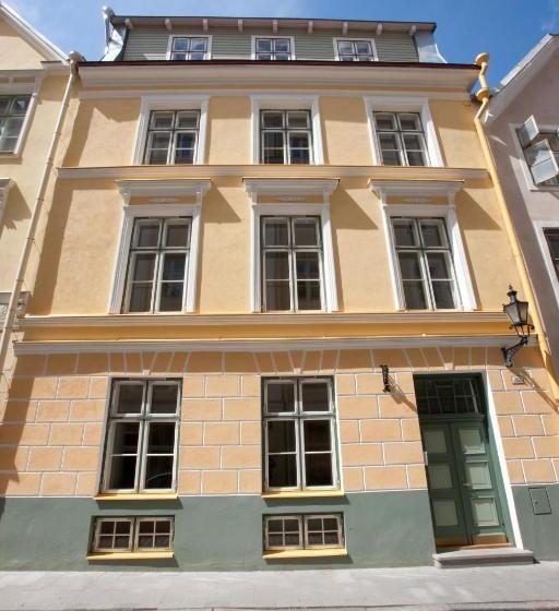 هتل Old Town Sauna Apartment