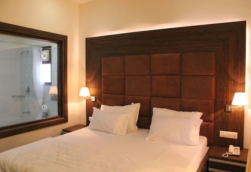 Hotel Palm Greens Club