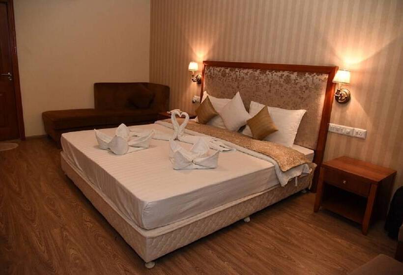 Hotel Palm Greens Club