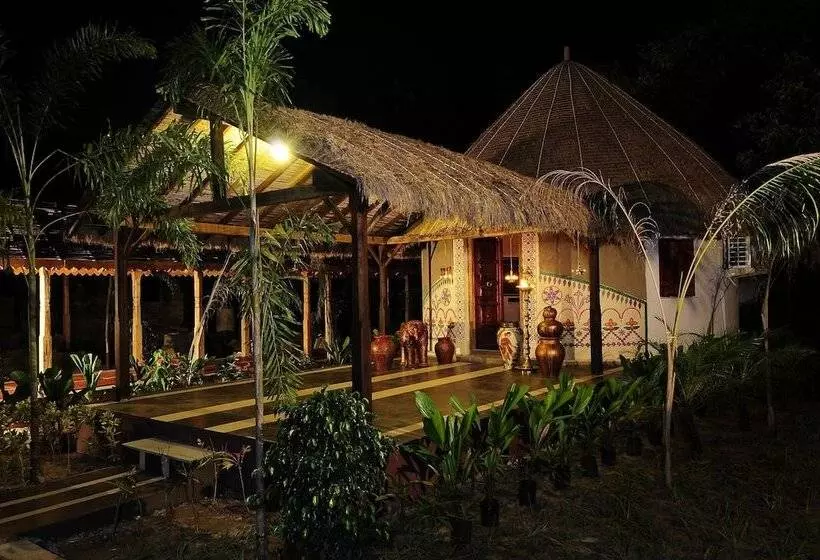 בית מלון כפרי Palm Greens Club