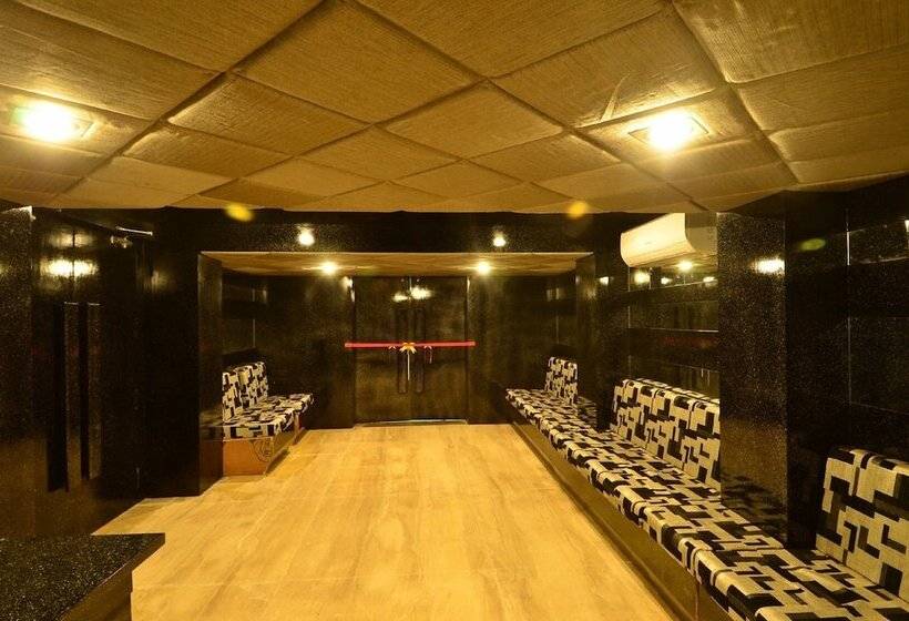 Hotel Palm Greens Club