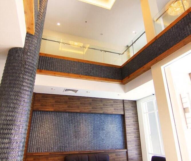 בית מלון כפרי Putatan Platinum