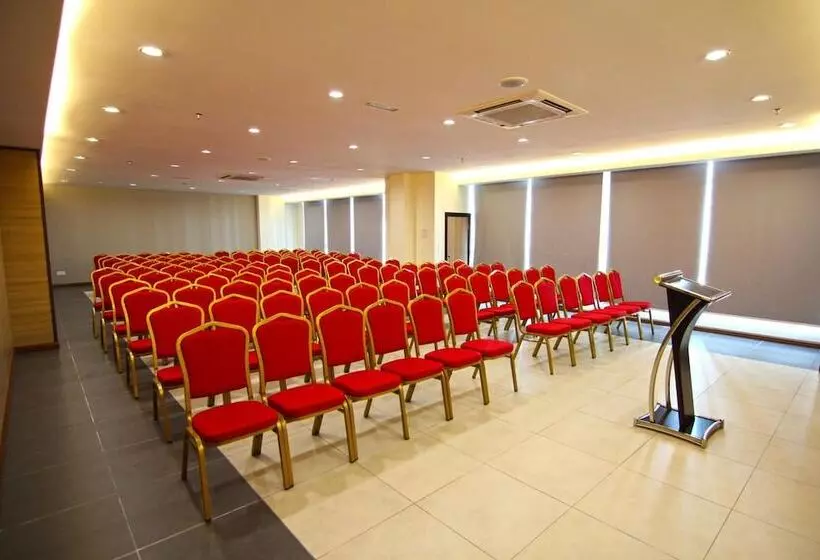 Hotel Putatan Platinum