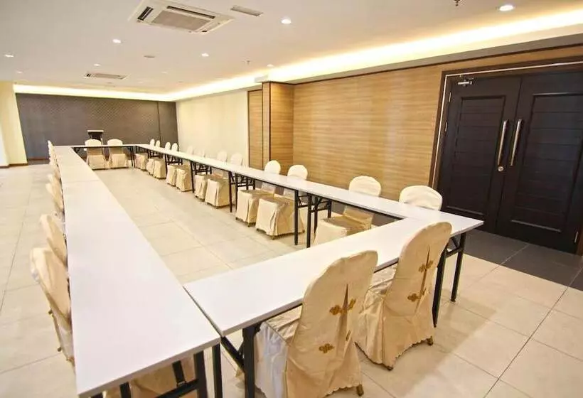 Hotel Putatan Platinum