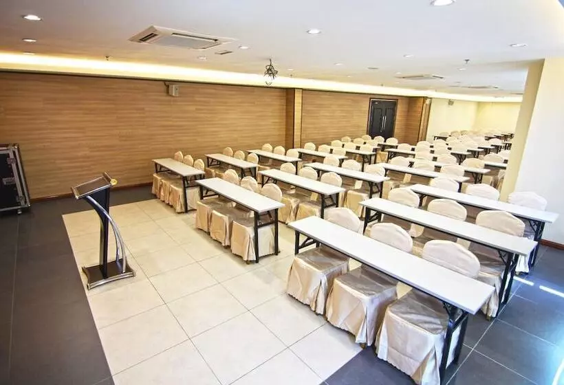 Hotel Putatan Platinum