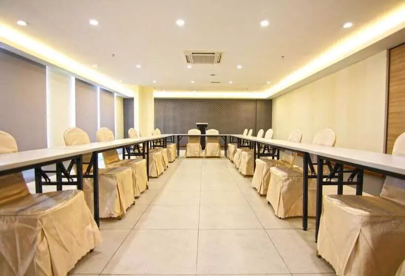 Hotel Putatan Platinum