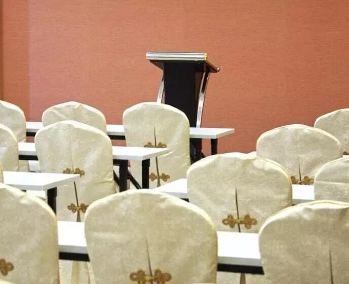 Hotel Putatan Platinum