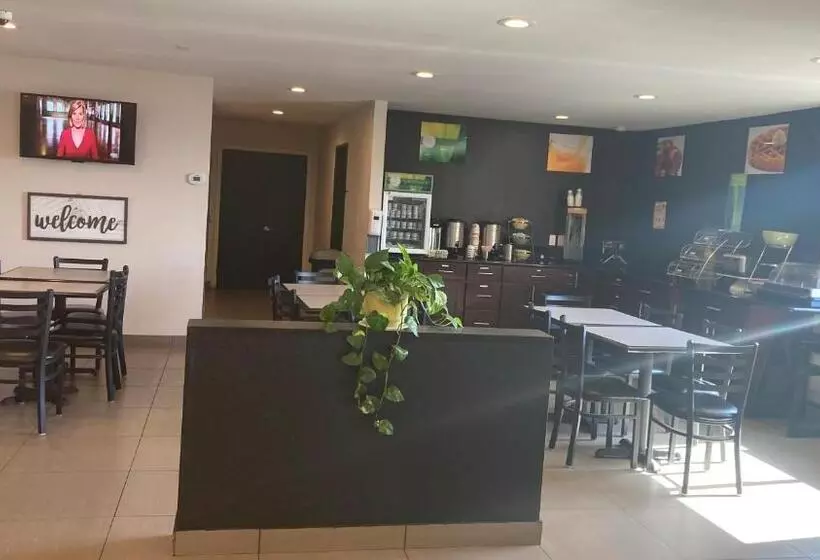 ホテル Quality Inn & Suites Near Downtown Bakersfield