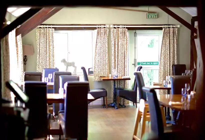 ホテル The Lamb Inn