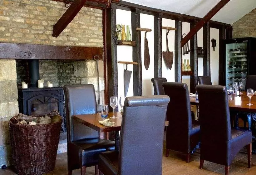 ホテル The Lamb Inn